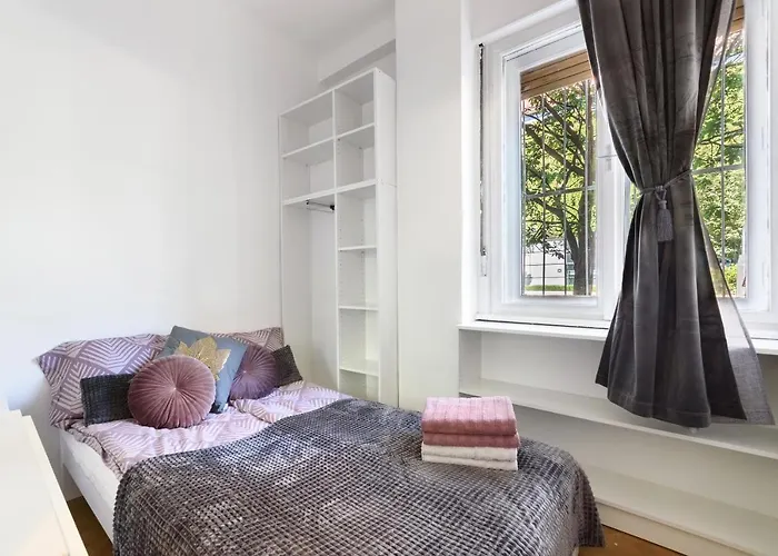 Buda Centre Homes By The Allee Shopping Mall * Будапешт